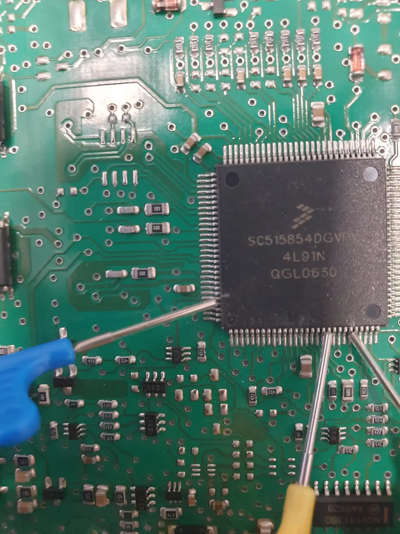 Microcontrolador de una unidad electrónica en diagnóstico